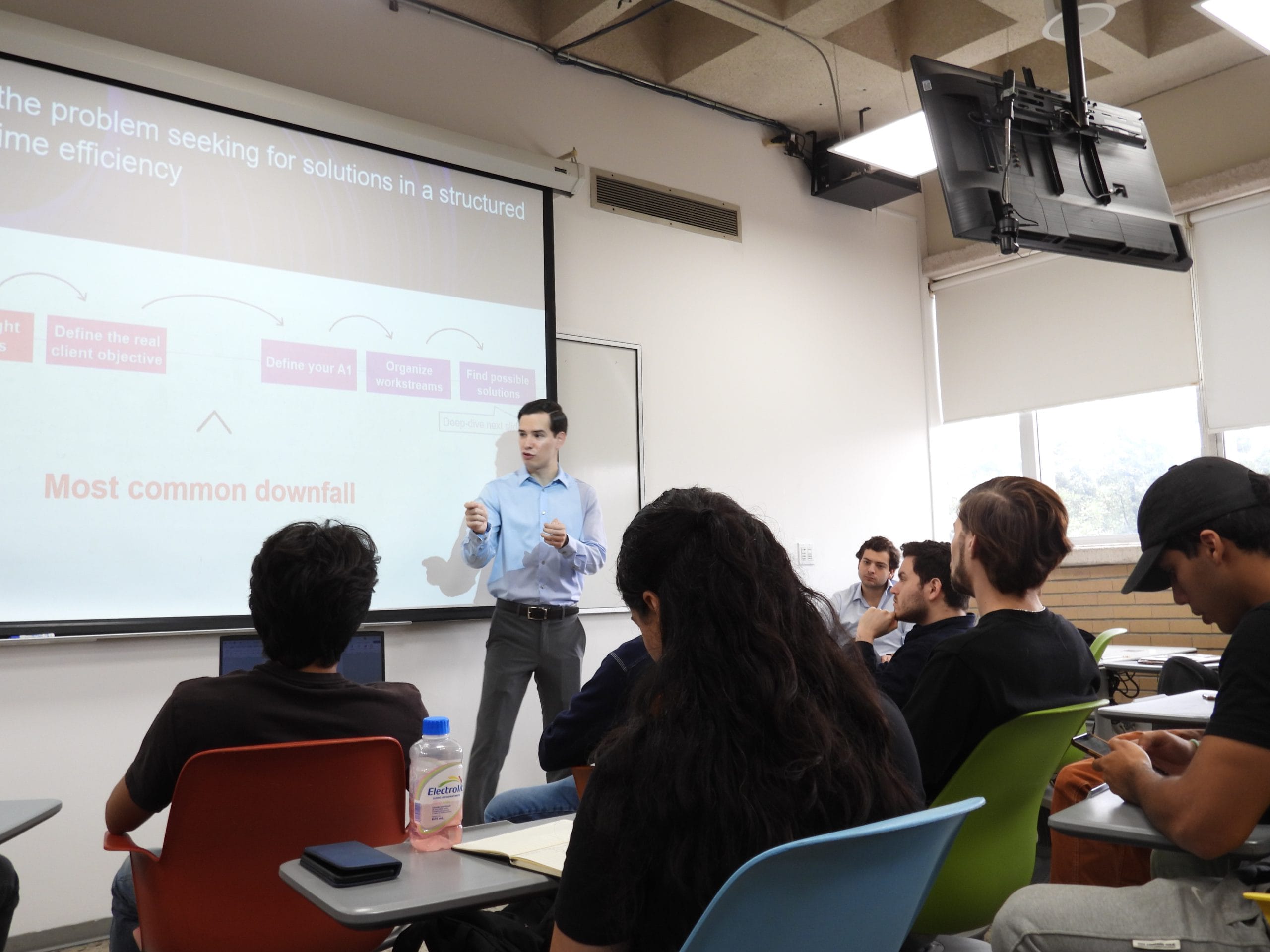 Tec Consulting Club Experiencias en aula
